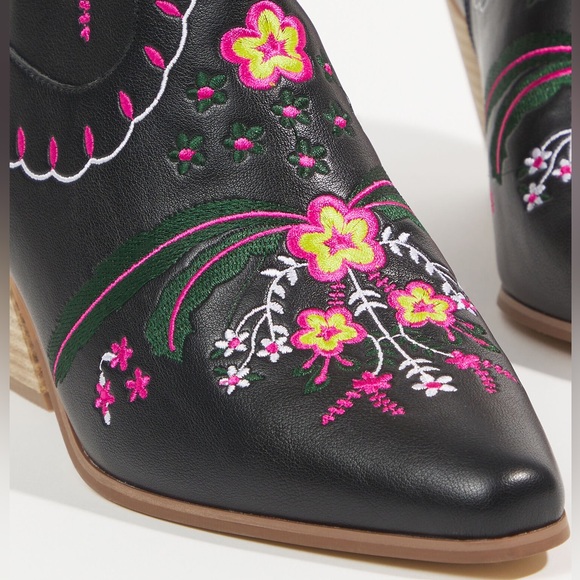 Amber Embroidered Boots Wide Width - Picture 3 of 8